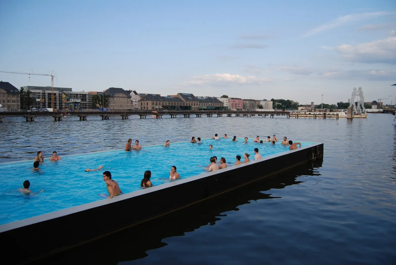 badeschiff berlin date frühling